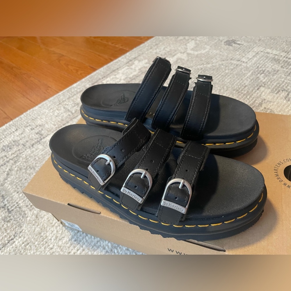 NWT Dr Martens Blaire Sandals Womens 8 Black 3 Strap Buckled Platform Sandals